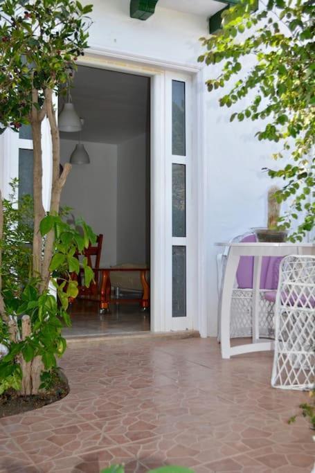 Playa Chica Apt With Terrace 100 M From The Sea Puerto del Carmen  Luaran gambar